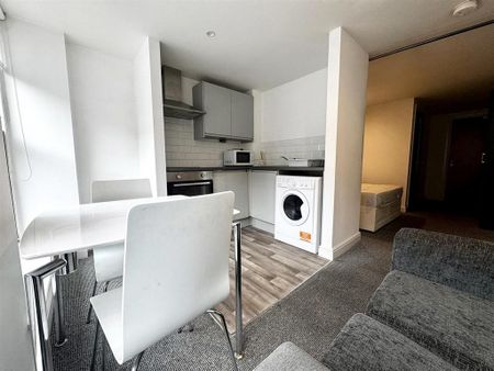 Studio to rent - Photo 3