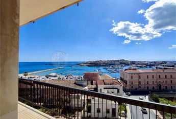 Appartamento con vista mare