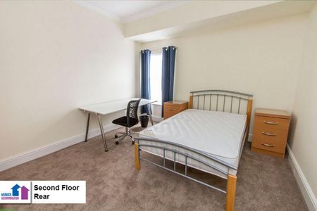 4 bedroom terraced house to rent - Photo 4