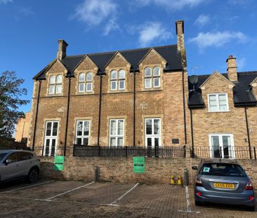 Attractive 2 bedroom house in central Taunton - Photo 1