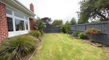 Family Home in Gladstone - Photo 5