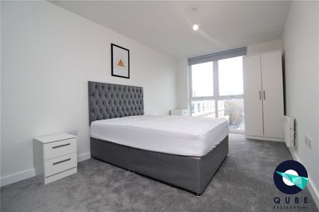 3 bedroom Flat To Rent - Photo 4