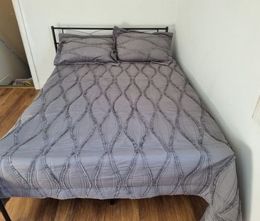 5 Bed Terraced House, Durham Road, E16 - Photo 3