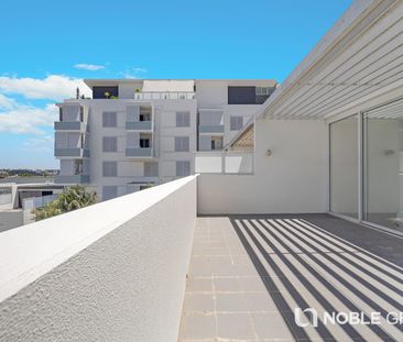 Three large Balconies, T/H style Apartment - Photo 4