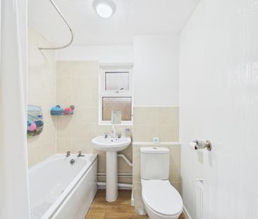 2 bedroom semi-detached house to rent - Photo 5