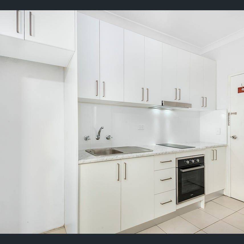 retirement village, Beautiful Studio , Applicant MUST be over 50 - Photo 1