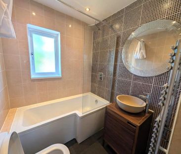 4 bedroom semi-detached house to rent - Photo 5