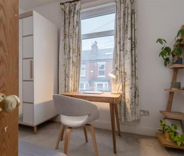 2 bedroom terraced house to rent - Photo 4