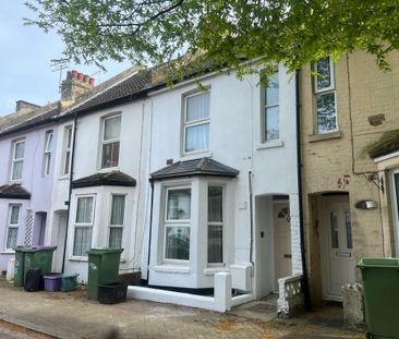 2 bedroom terraced house to rent - Photo 3