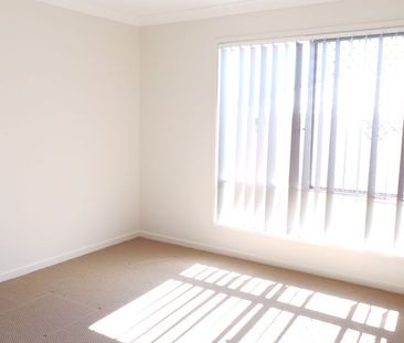 WESTDALE – Modern in New Estate! - Photo 3