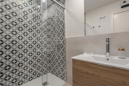 Carrer Baró de Maldà, L'Hospitalet de Llobregat, Catalonia 08901 - Photo 4