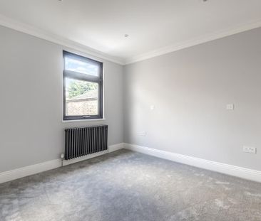 4 bedroom terraced house to rent - Photo 3