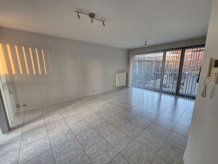 Instapklaar appartement met terras in het hart van Tessenderlo-Ham. - Photo 2