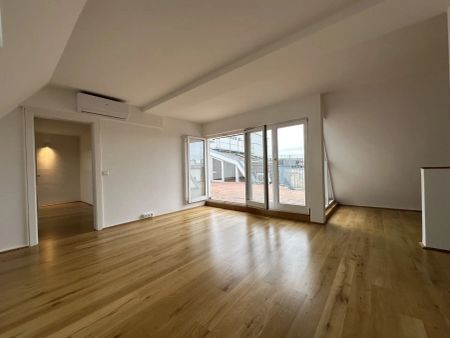 Exklusives Dachgeschoss mit 6 Zimmern, 2 Terrassen & Wellnessbereich |als WG oder Büro nutzbar - Photo 4