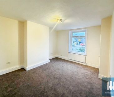 Leeds Road, Huddersfield, HD1 - Photo 2