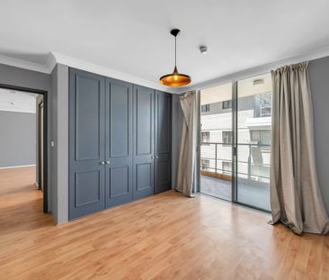 Stylish oversized apartment in resort like setting - Photo 6