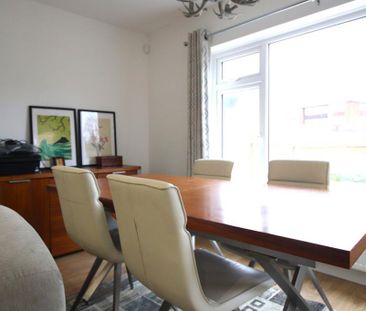 4 bedroom end of terrace house to rent - Photo 4
