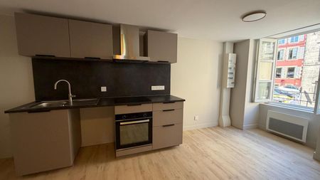 Location Appartement 4 pièces 88m² CHAMALIERES 63400 - Photo 3