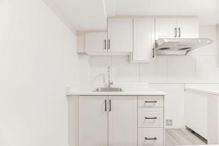 For Lease - 4 Lawnview Court, Brampton, Ontario - Photo 3