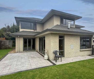 4 BED TAUPO - Photo 1