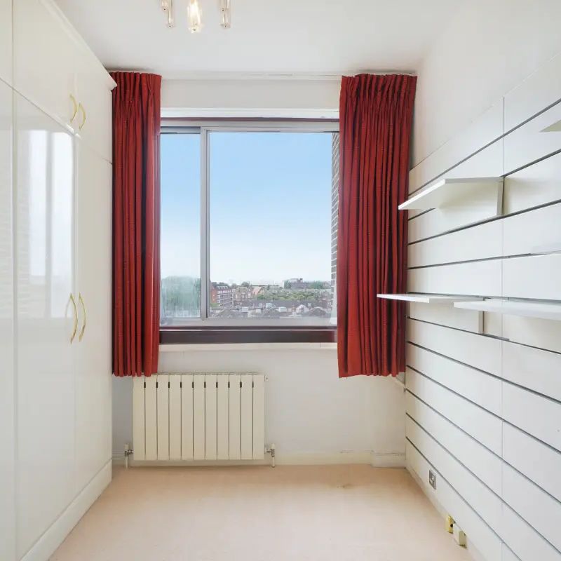 4 bedroom flat in 7-9 Avenue Road - Photo 1