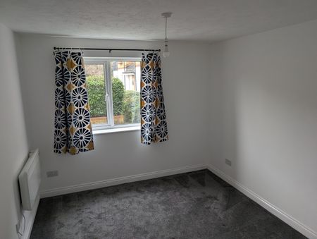 1 Bed Flat, Butlers Close, BS5 - Photo 3