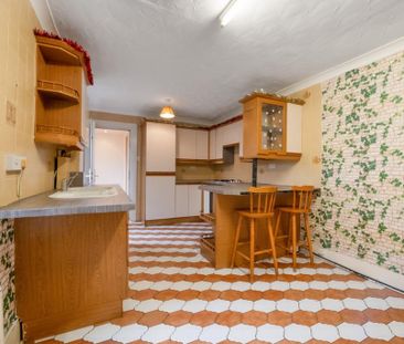 3 bedroom end of terrace house to rent - Photo 6