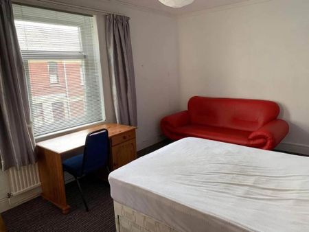 5 bedroom house to rent - Photo 3