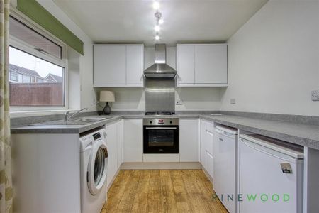 3 bedroom semi-detached house to rent - Photo 2