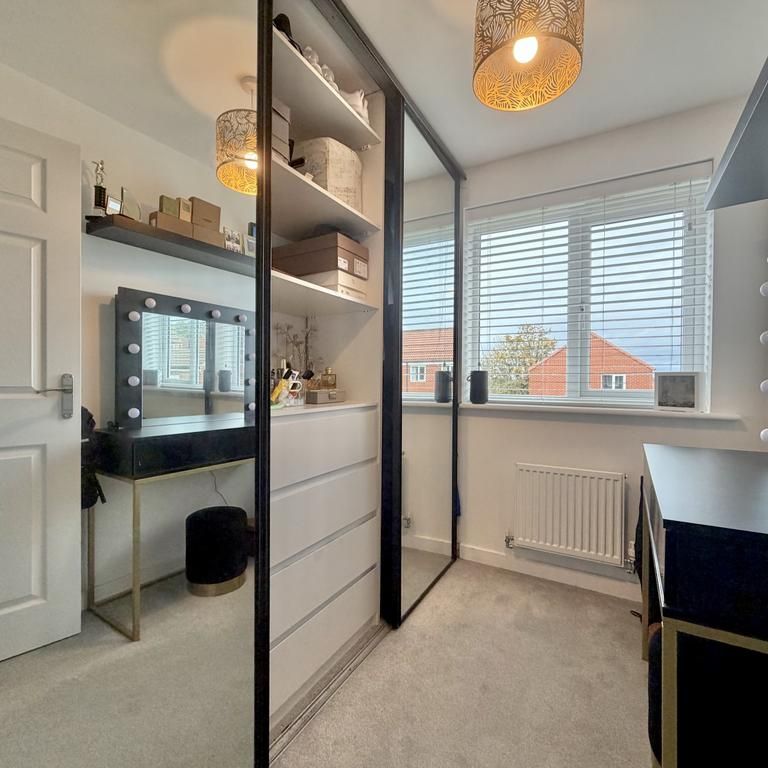 3 bedroom semi-detached house to rent - Photo 1