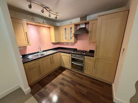Birches Barn Road, Wolverhampton, West Midlands, WV3 - Photo 4