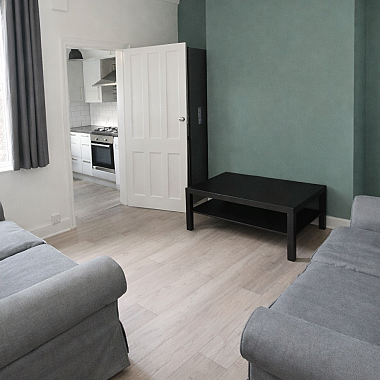 High Standard 3 Bedroom Property - Photo 1