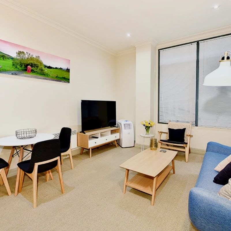 Nice 1-bedroom apartment near Flagstaff train station - Photo 1