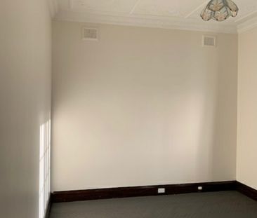 Comfortable & Cosy Two Bedroom Home - Photo 5