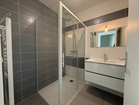 Location Maison 4 pièces 90m² - Photo 4
