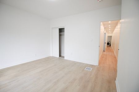 For Lease - 1026 Queen Street Unit# Upper, Toronto, Ontario - Photo 3