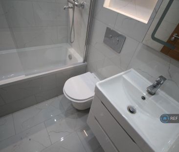 1 bedroom penthouse to rent - Photo 5