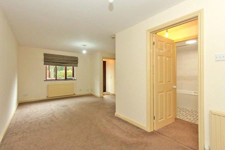 Meadows House, The Street, Sittingbourne, ME9 - Photo 3