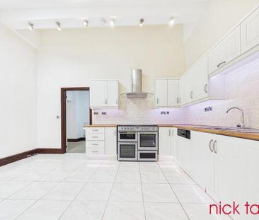 4 bedroom detached bungalow to rent - Photo 2