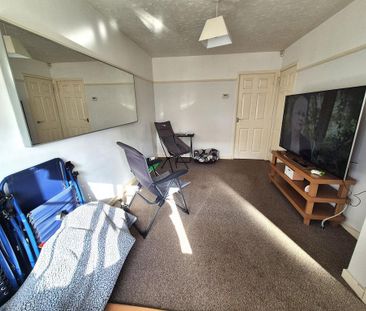 2 bedroom semi-detached house to rent - Photo 5