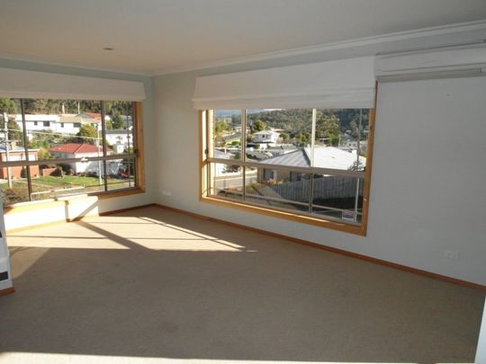 1A Clunie Close LINDISFARNE - Photo 1