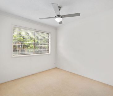 Bright and light, open plan apartment - Photo 3