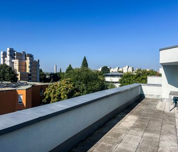 Frisch renovierte 4,5-Zimmer-Penthousewohnung mit Aufzug direkt in ... - Foto 1