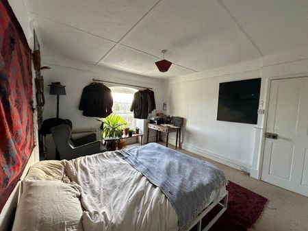 The Square, Penryn - Photo 4