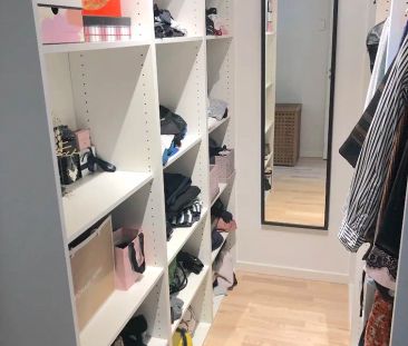 Moderne lejlighed med lysindfald og privat uderum - Photo 1