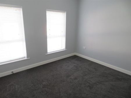 7 Atherton Square, Lurgan, Craigavon, BT66 8FJ - Photo 4