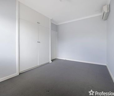 Charming 3-Bedroom Character Home in a Convenient Location - Photo 4