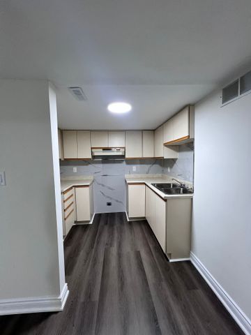 For Lease - 24 BILLINGSLEY Court Unit# BASEMENT, Brampton, Ontario - Photo 3