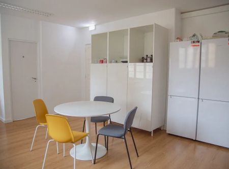 Avenida de Sidónio Pais, Lisbon, Lisbon 1050-215 - Photo 5