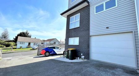 Comfortable and Modern! - Photo 5